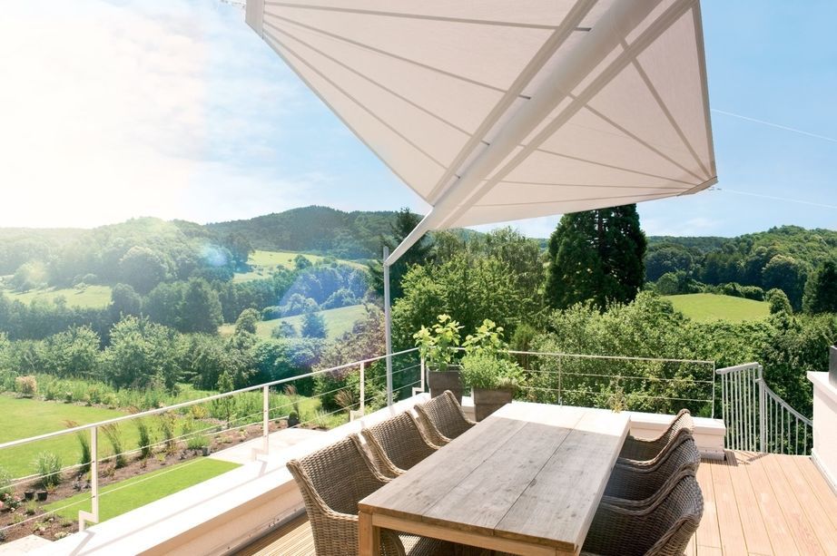 Sonnensegel mit Steuerung für den Balkon